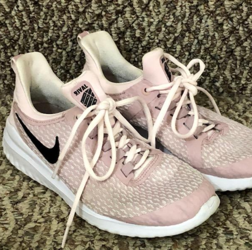 Women's size 7.5 nike rival sneakers